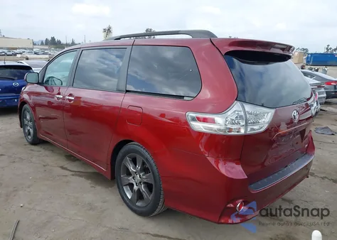 2014 Toyota Sienna Se 8 Passenger z USA, uszkodzony, nr VIN 5TDXK3DC4ES496777